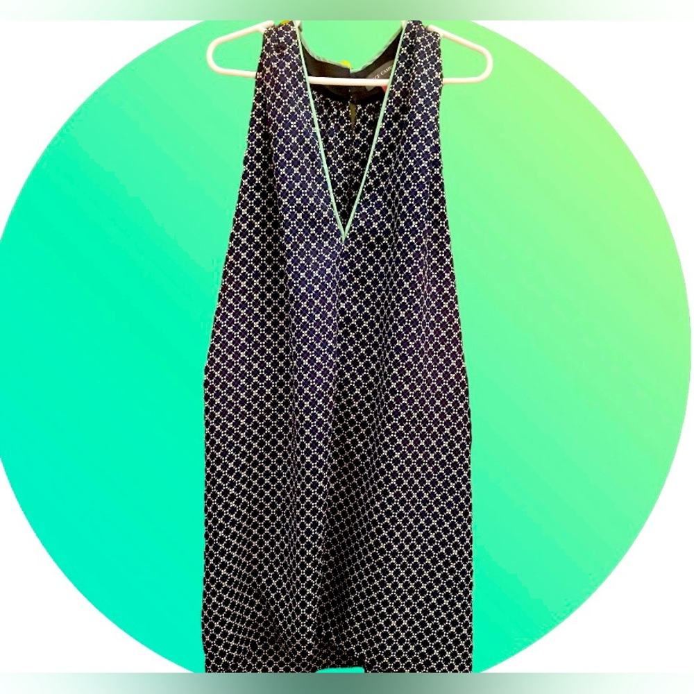Vince Camuto sleeveless blouse size small